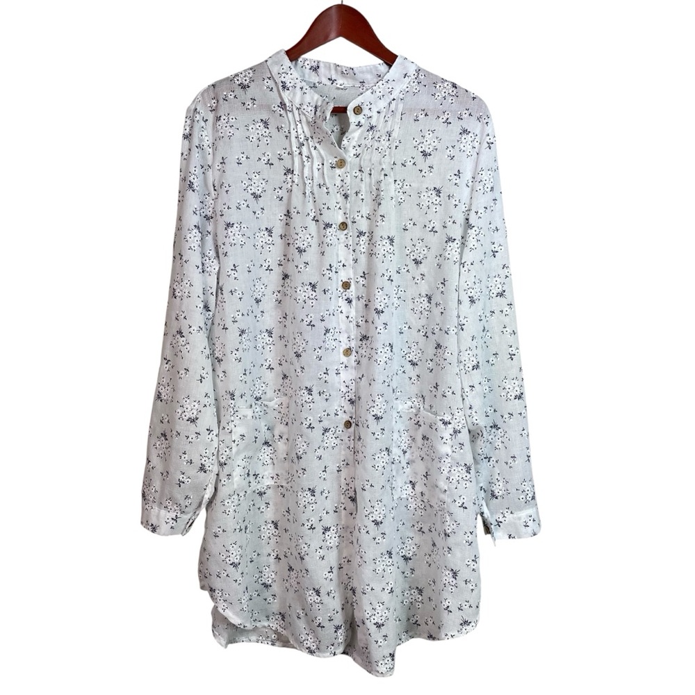 🚨LAST CHANCE White Floral Button Up Blouse